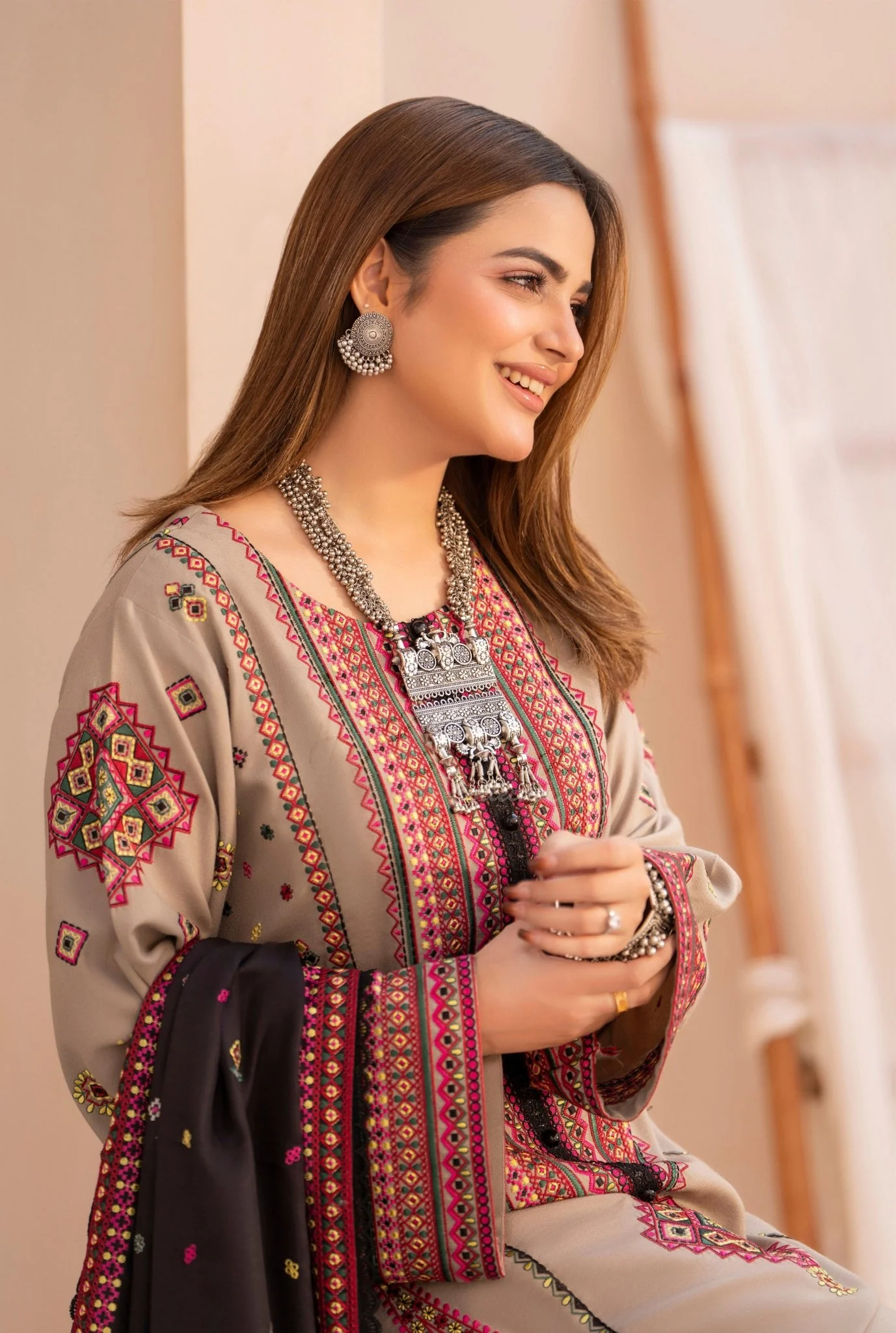 Zarmeen Emaan Premium Embroidered Lawn 3 Piece Unstitched Suit ZE-785 | Najma Javaid - Image 3