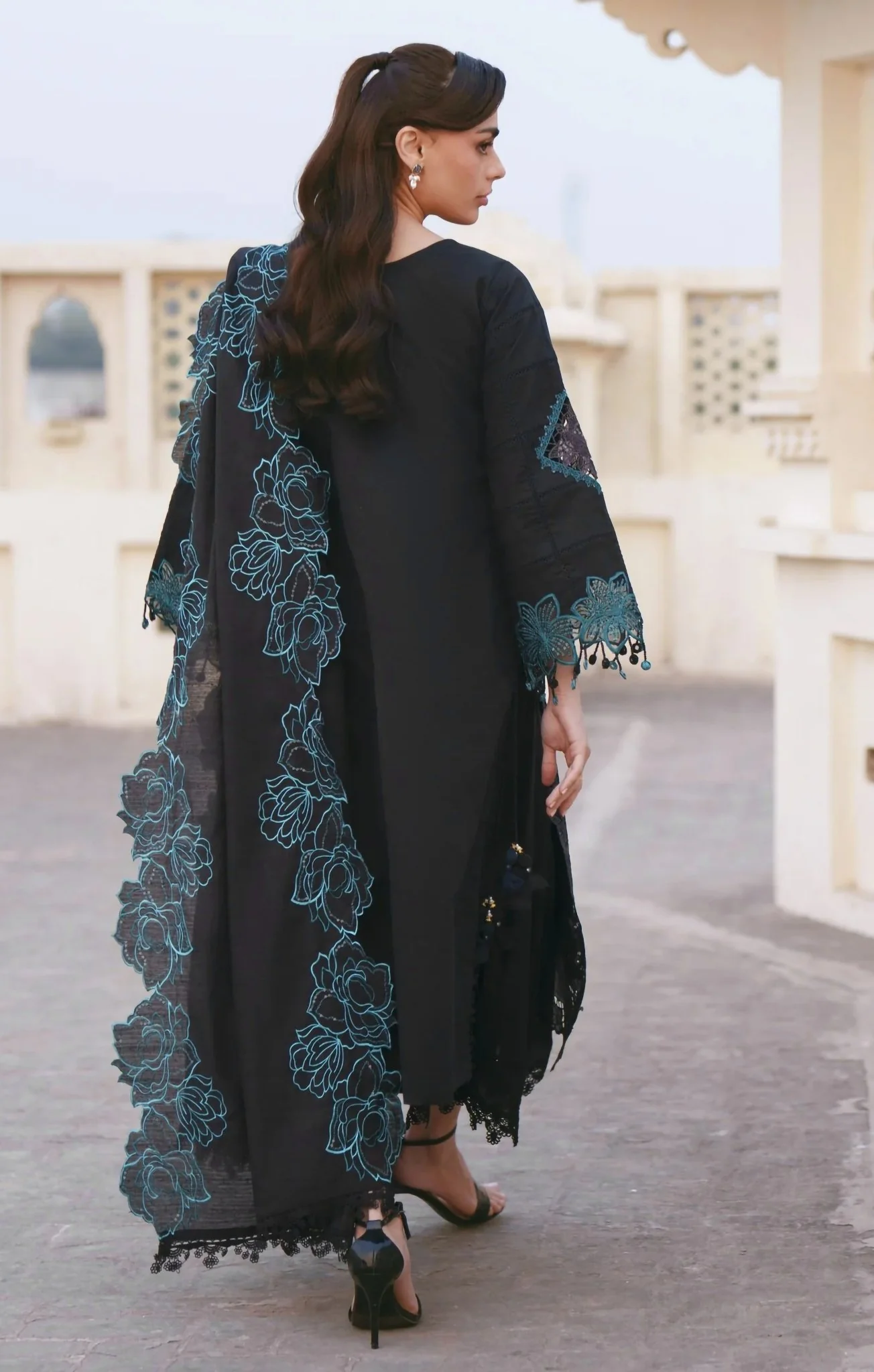 Zarmeen Emaan Premium Embroidered Lawn 3 Piece Unstitched Suit ZE -925 | Najma Javaid - Image 2
