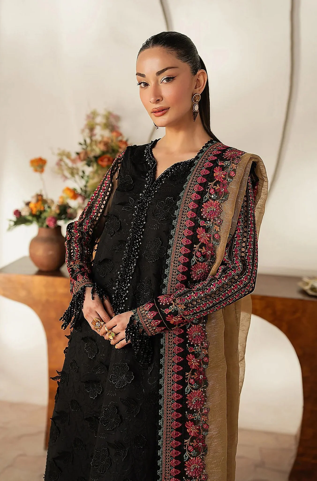 Zarmeen Emaan Premium Embroidered Lawn 3 Piece Unstitched Suit ZE-928 | Najma Javaid - Image 4