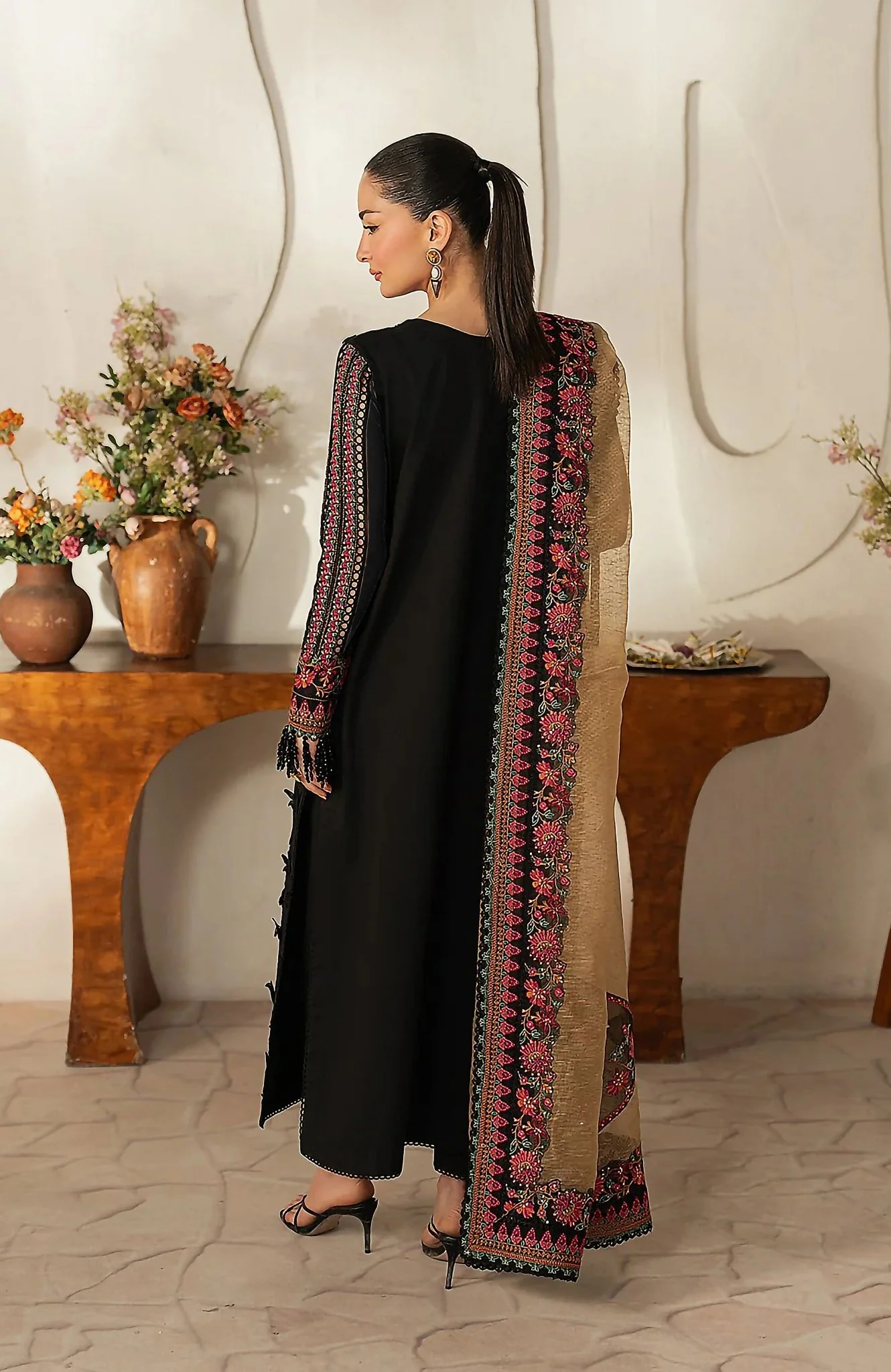 Zarmeen Emaan Premium Embroidered Lawn 3 Piece Unstitched Suit ZE-928 | Najma Javaid - Image 3